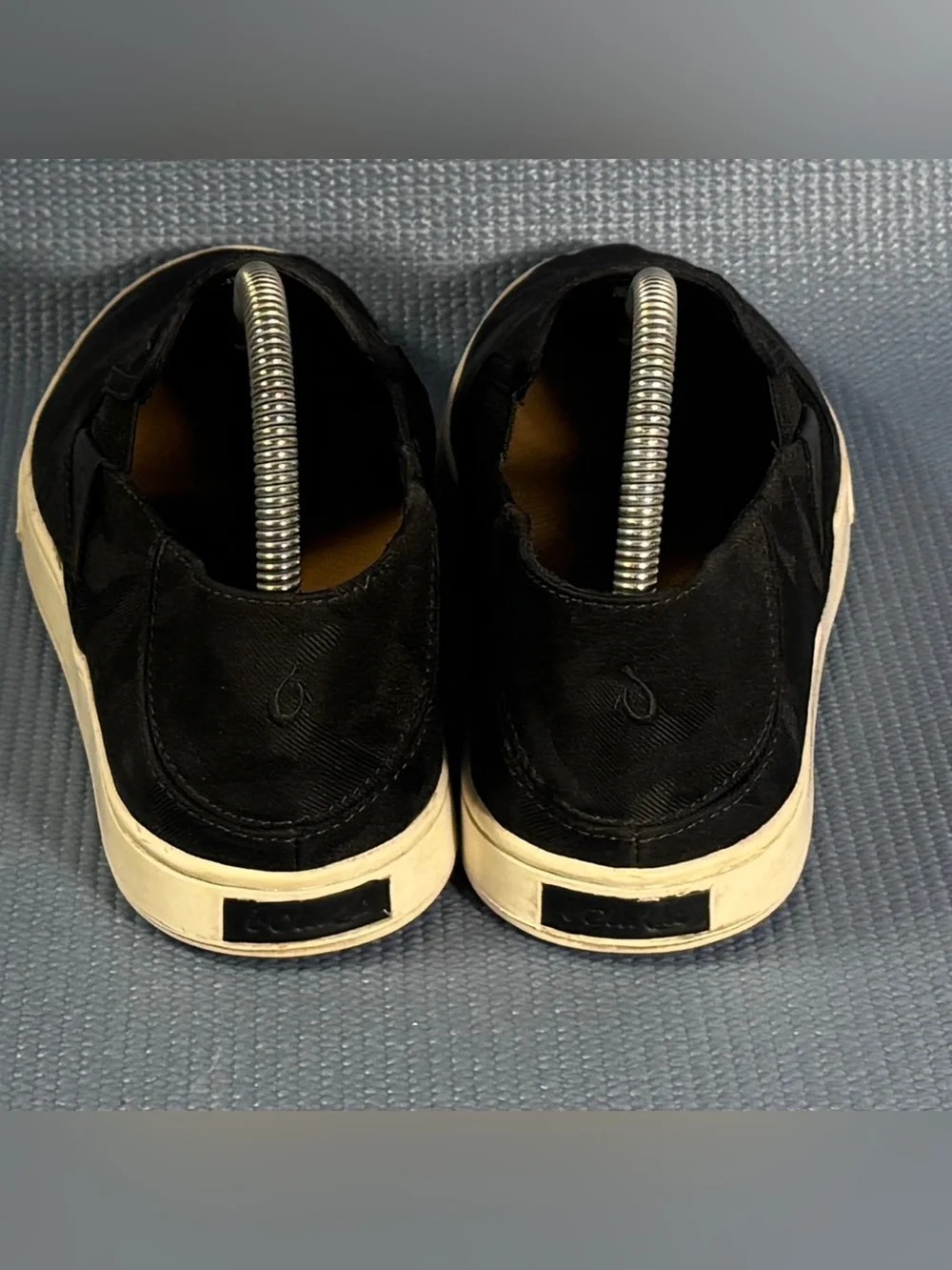 OluKai Pehuea Pai Women’s Black Camo Slip On Shoes Size 9.5